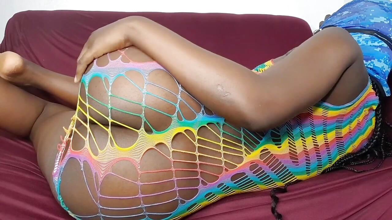 Ebony Teen Caught Twerking and Takes Daddies Dick in Her Pussy