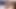 Evde yalnız kaslı orta yaşlı seksi kadın soyunuyor ve orgazm olmak için kendini ovuyor
