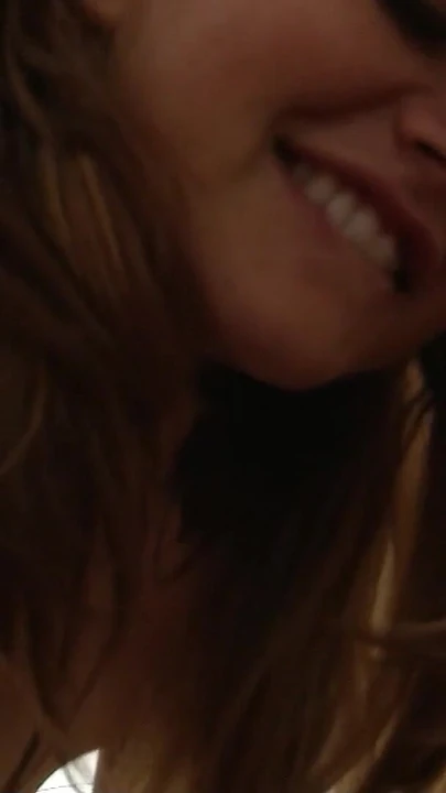 Momento sbalorditivo da "Ragazza carina con tette piccole e culo rotondo ingannata per la prima volta casting porno cazzo"