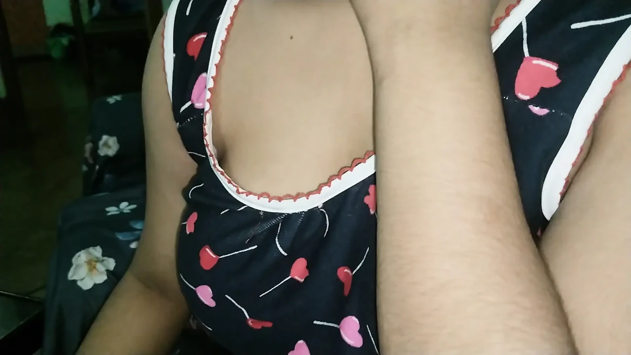 cute teen age girl pink pussy..