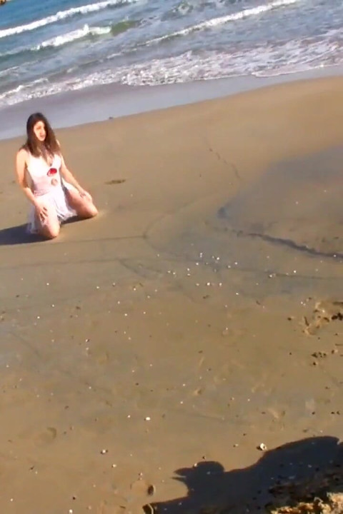 Σέξι βίντεο: Jessica Bitch Beach Shoot