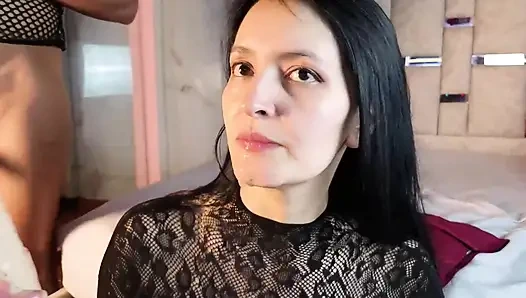 Islak dildo oyunu: yüzümü sırılsıklam bırakıyorum