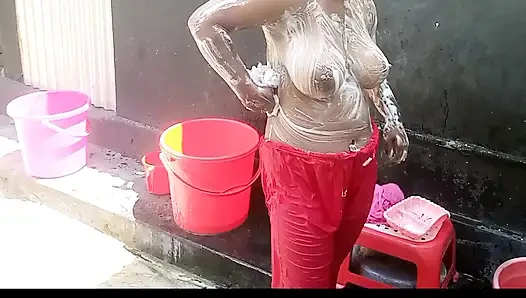 Üvey erkek kardeş üvey kız kardeşinin amını büyük bir yarakla sikiyor
