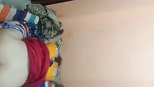 Hintli köylü ateşli kız erkek arkadaşıyla ev yapımı Hintçe seks videosu