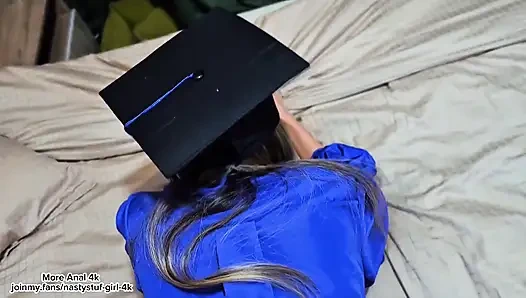 Язык в каждой дыре, хуй в ее большой заднице студентки