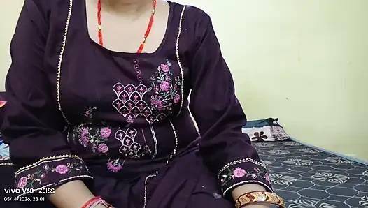 Train mai new bhabhi ko pataya und ghar lejar choda