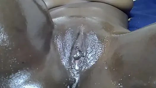 Aku pengen bange kontol besar di memekku