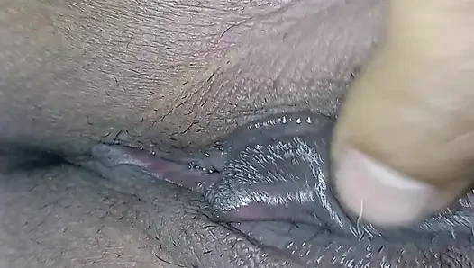 Непальская жена Винж трахает пальцами и крупным планом Тонг приносит поедание киски Puti Chater Maja Liyako