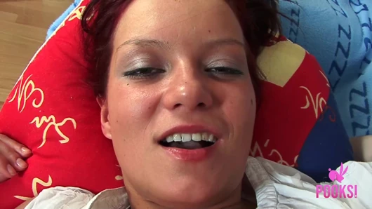 Schwanzlutscherin Priscilla bekommt ihr arschloch doggystyle geritten!