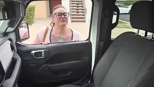 Водителю Uber повезет с пассажиром с большой шикарной