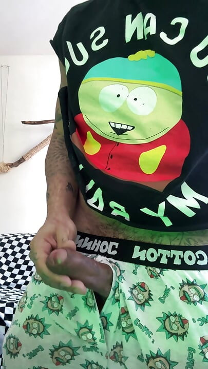 delicious straw at home alone