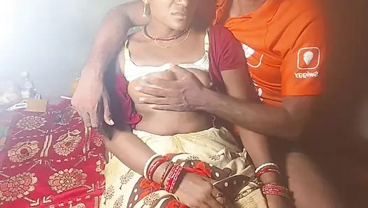 Swiggy delivery boy ne aunty ko uske ghar pe chuda