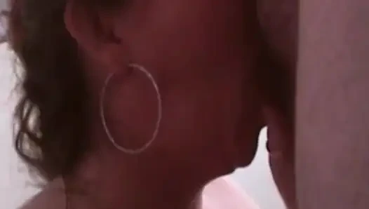 Brunette Gives Sloppy Head