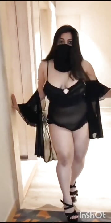 Hotwife dançando humor