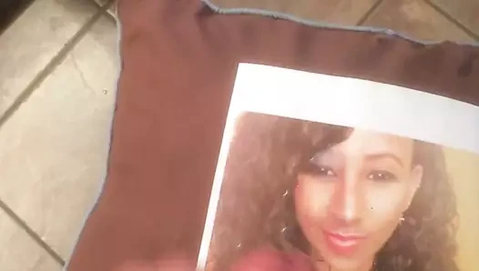 TQ Lyzz gets cum