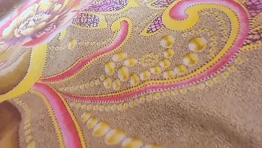 Bangladeşli seksi kızın sikişmeye ihtiyacı var bu kız çok ateşli.