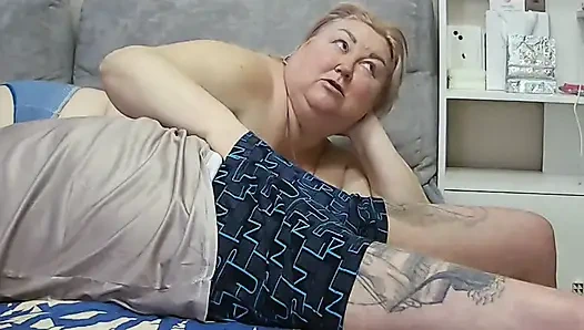 Свекровь сосет и глотает сперму