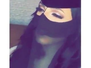 Женское арабское видео в хиджабе в сексуальном видео 1