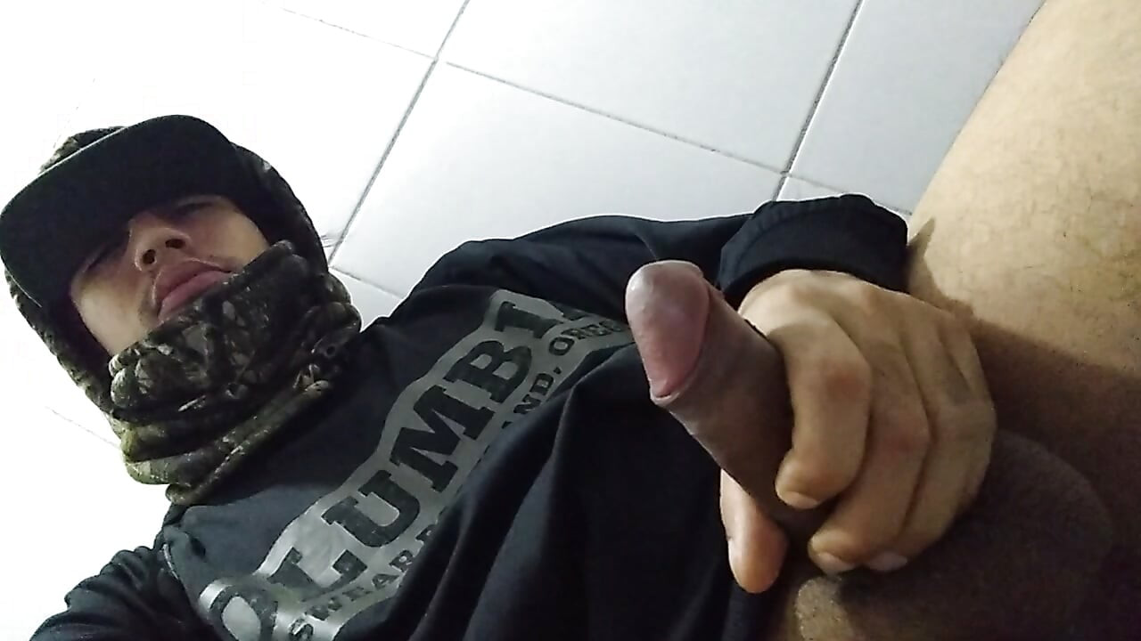 เต็มไปด้วยนมในห้องน้ํา