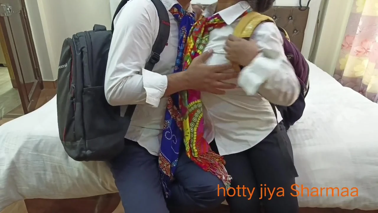 Xxx Indian School - Stepsister Fucks Brother’s Friend With Clear Hindi Audio