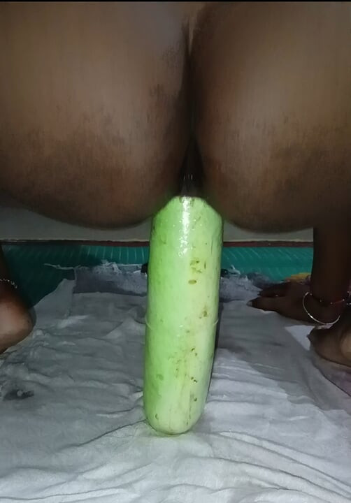 Bhabhi Ne jabardast louki chut me dala
