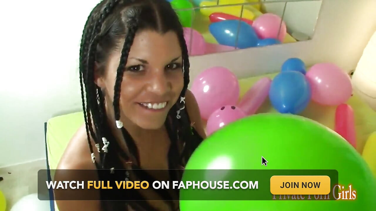 Blowjob,pussy fuck in the room full of balloons