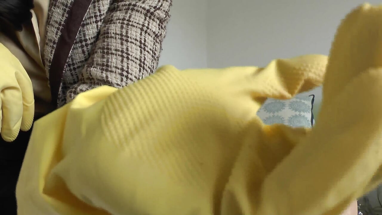 ¡En Pascua, se bombeará el esperma! Incluso con guantes de ordeño si fuera necesario! Lady Victoria Valente