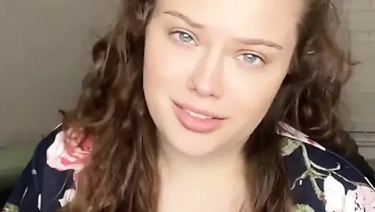 Üvey anne bakış açısı babanın büyük yarağını seninkiyle karşılaştırıyor