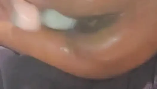 Kamu suka nggak sayang?