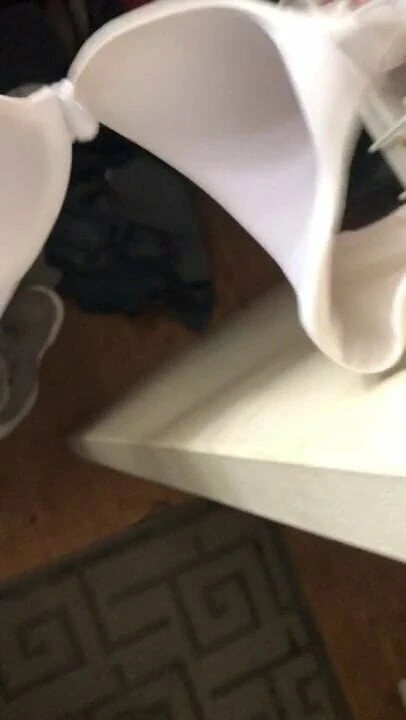 Sneak peak amici il nuovo reggiseno della moglie