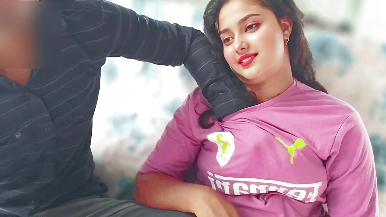 देसी गांव की लड़की soniya अपने प्रेमी के बड़े लंड से बहुत खुश है, सुंदर कमसिन बेब अकेले होने पर चुदाई कर रही है