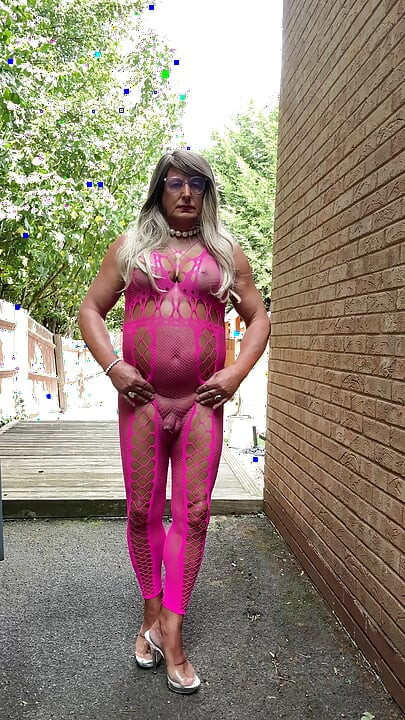 Sexy Crossdresser Kellycd2022's in pink fishnet catsuit and heels