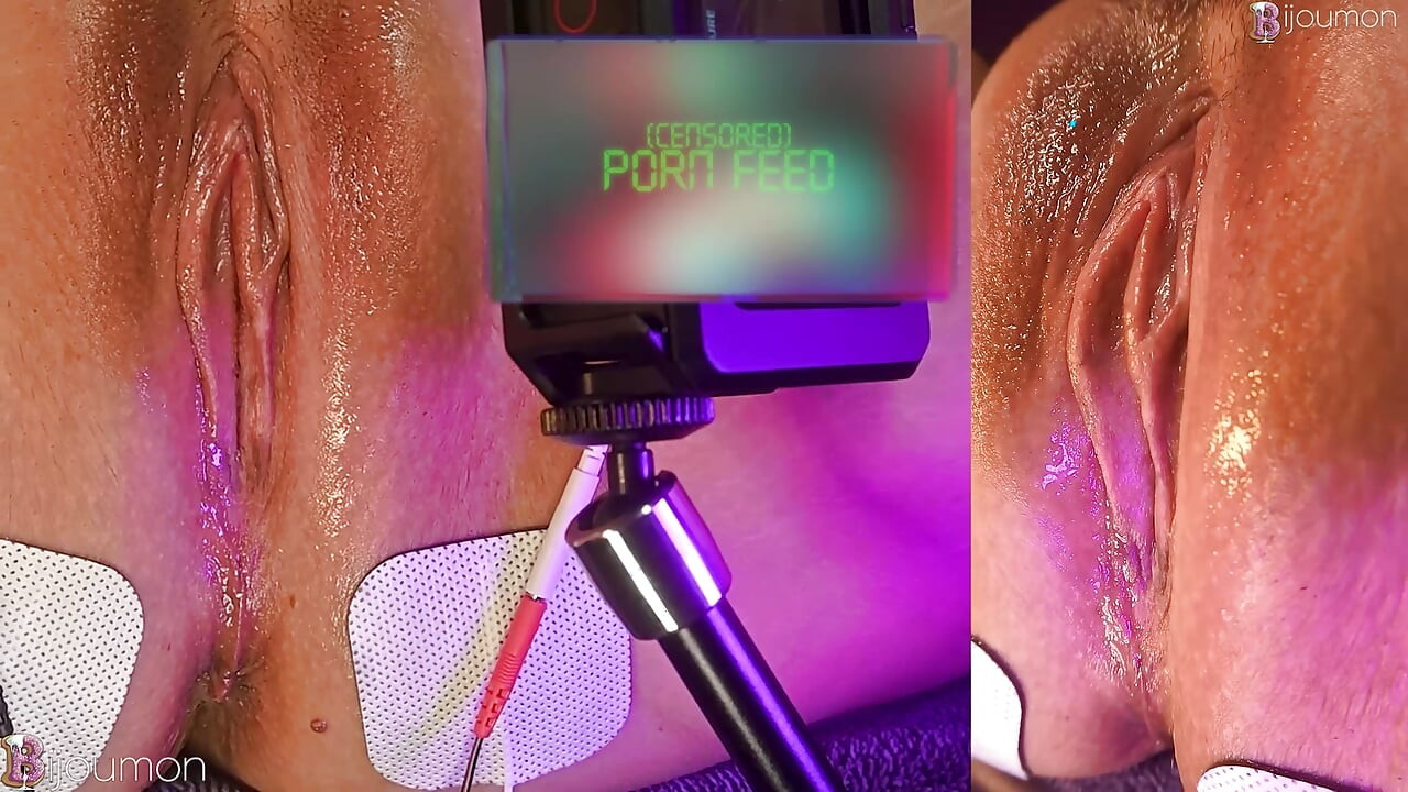 Extreme Close Up: Pussy Bulges and Pulses Watching VR – High-Speed #5