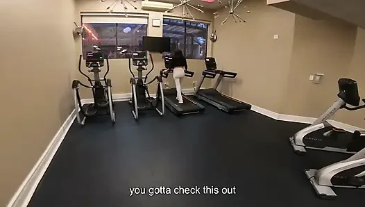 Cowok gym ngentot aku habis-habisan di kamarku dan lanjut ngentot pantatku habis-habisan sampai dia mengerang keenakan