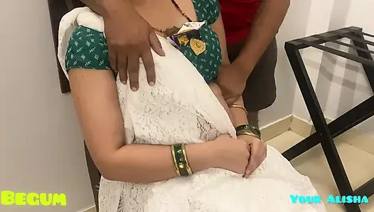 Bhabhi Jaan Ke saath Masti Mein Jo maja hain wo kahi nai hain...
