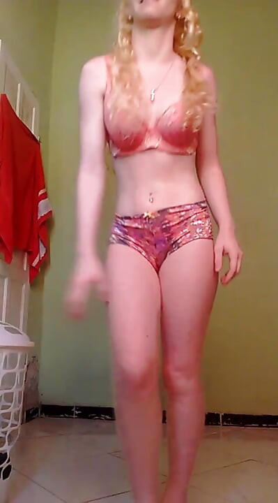 BLONDE AND BRUNETTE DANCING MASTURBATING UNTIL I LIKE IT