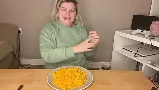 Грязная паста без рук в Mukbang