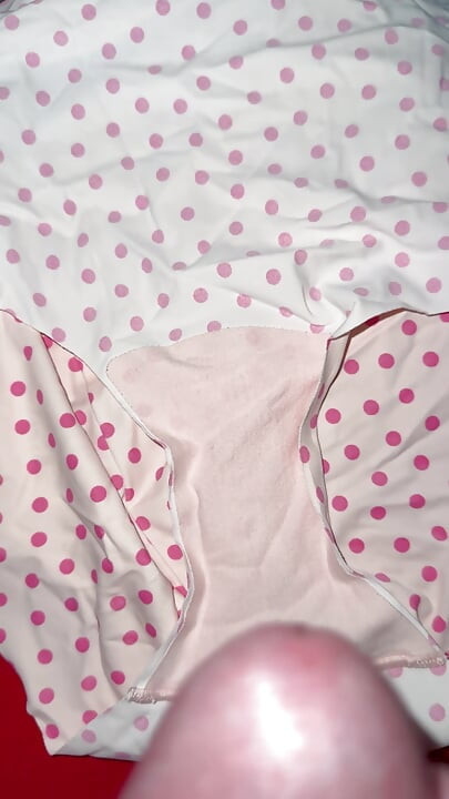 Crot di celana dalam istri 34