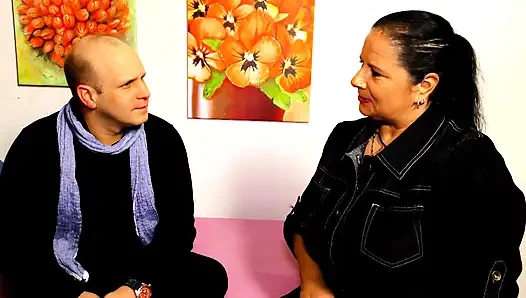 Alman Kızlar Vahşi DP açık Havada Azdırıyor Ve Içeride Sikişiyor