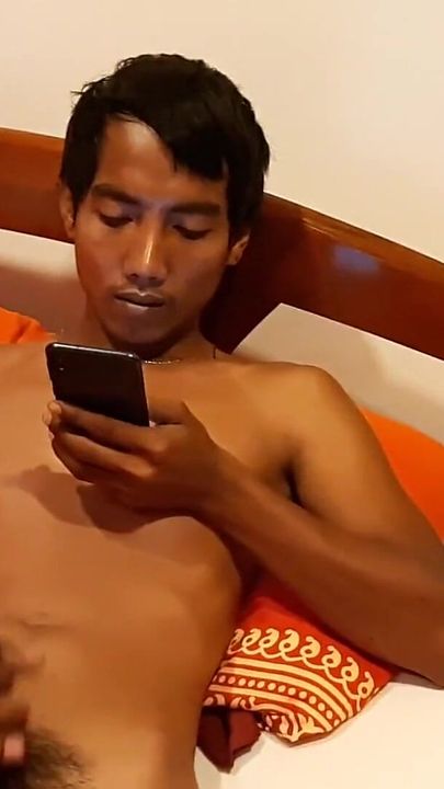 Nueng 18 a Horny Morning Wank with Cum