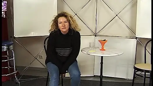 Esmer olgun bayan oyuncu seçmelerinde sert sikişiyor