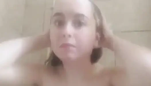 Streaming dimulai 10 / 24 / 2023 05:01 Pm Aku mengubahnya menjadi masturbasi di kamar mandi karena aku pada hari-hariku, suka rambut peringatan dari