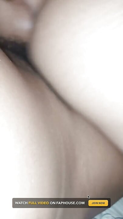 Latina tiene sexo con bragas