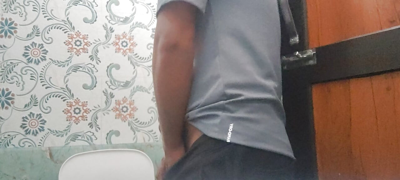잘생긴 소년이 피시 독 보이와 함께 찍은 새로운 영상