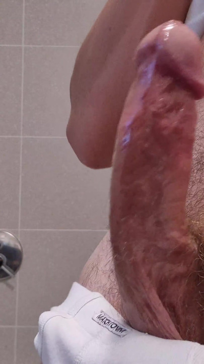 Milk Man #20260813 Bathroom session | Clip 1