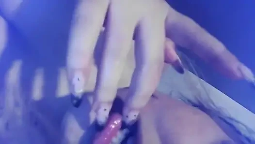 Video lengkap cewek sange ini lagi asik main di kamar mandi gym