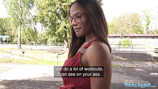 Public Agent - seksi götlü ve büyük doğal memeli Fransız orta yaşlı seksi kadın