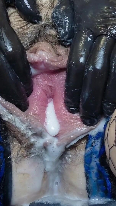 MILF Closeup Big labia Hairy Pussy - Buttplug & Dildo Solo | Clip 3
