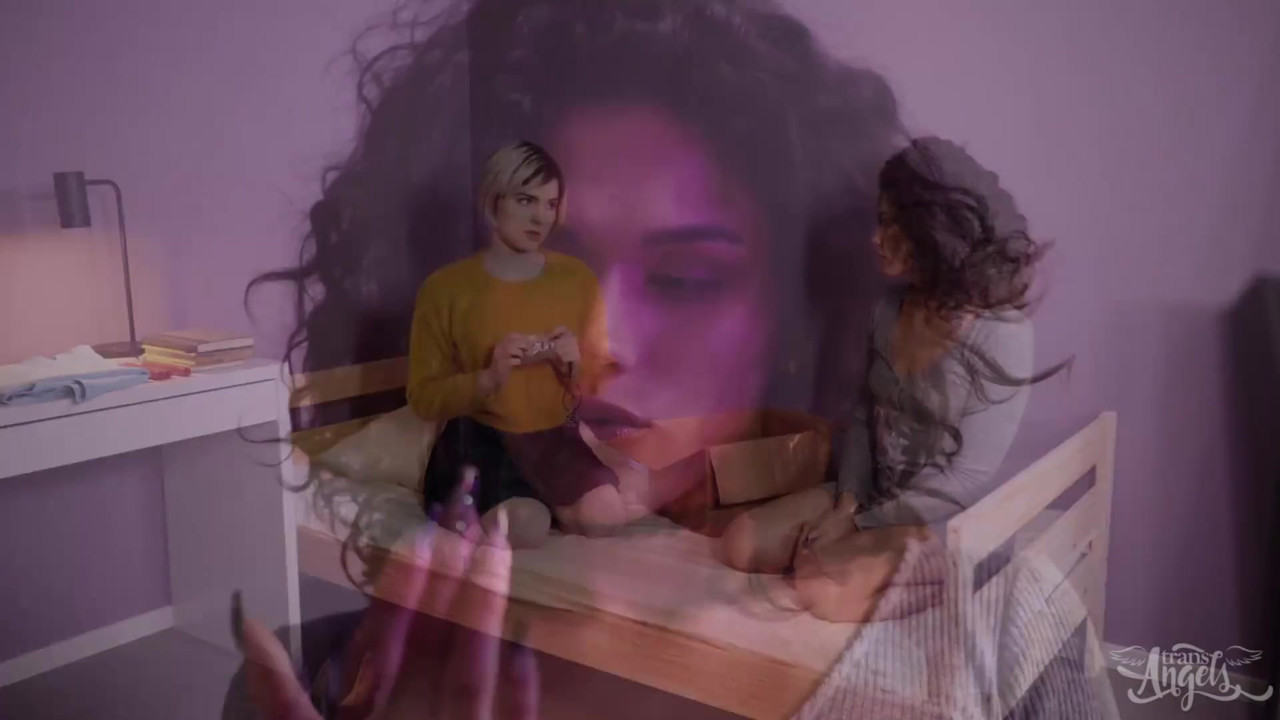 超エロいニューハーフの女の子と官能的な生ハメ尻ファック