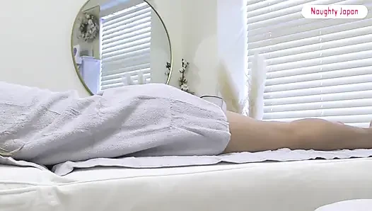 Busty Betrayal Heat. Istri cantik tergelincir melebihi batas dalam perselingkuhan rahasia malam ini.